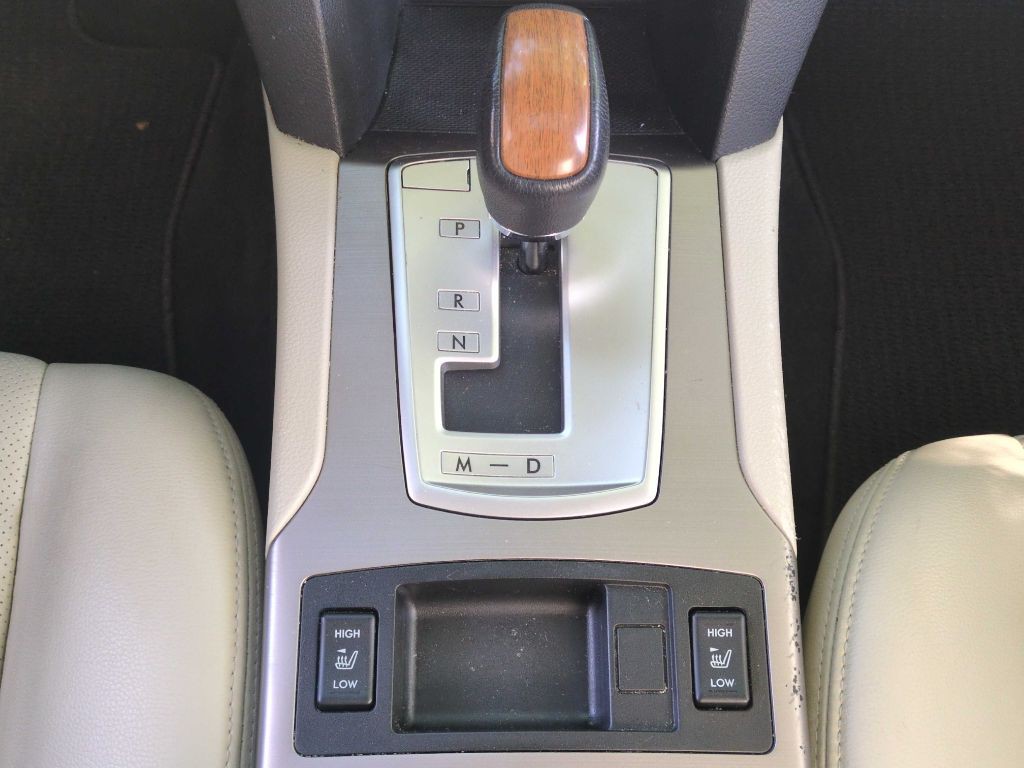 2013 Subaru Outback Image 18