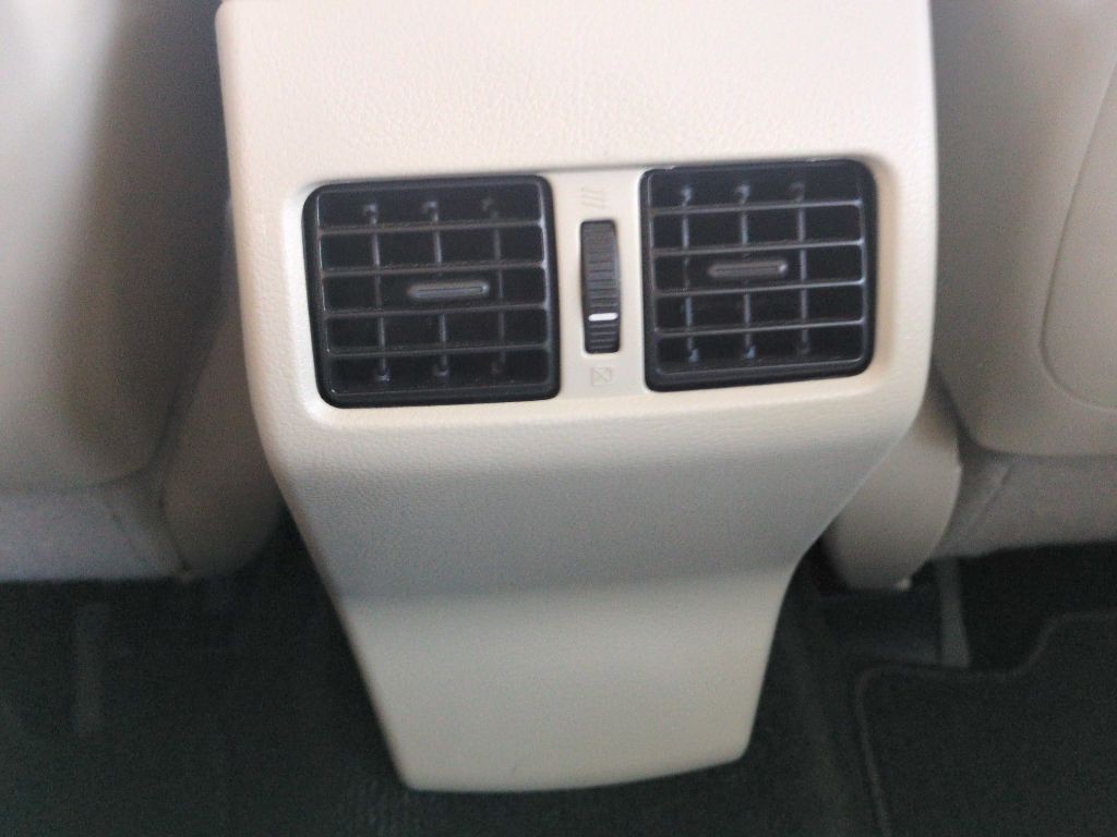 2013 Subaru Outback Image 21