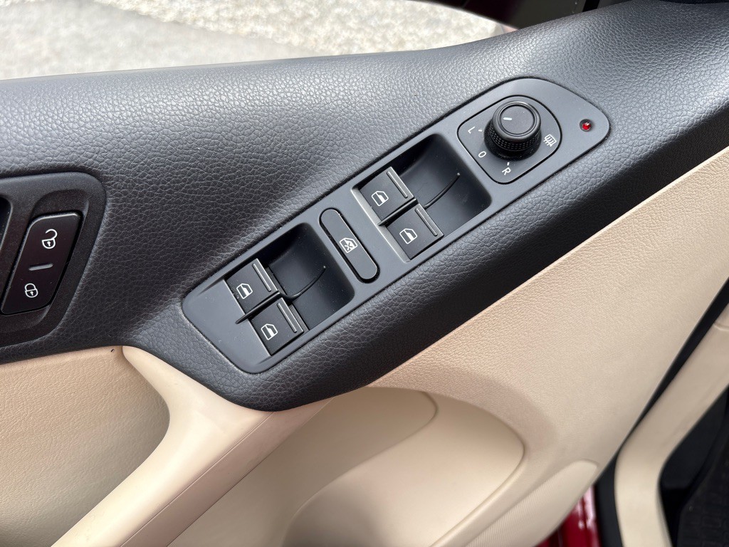 2016 Volkswagen Tiguan Image 16