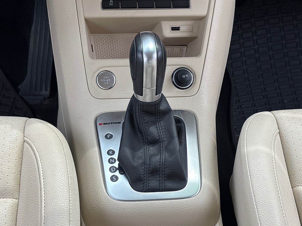 2016 Volkswagen Tiguan Image 12