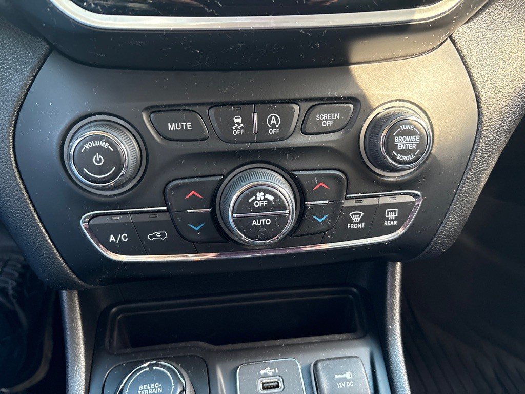 2020 Jeep Cherokee Image 27