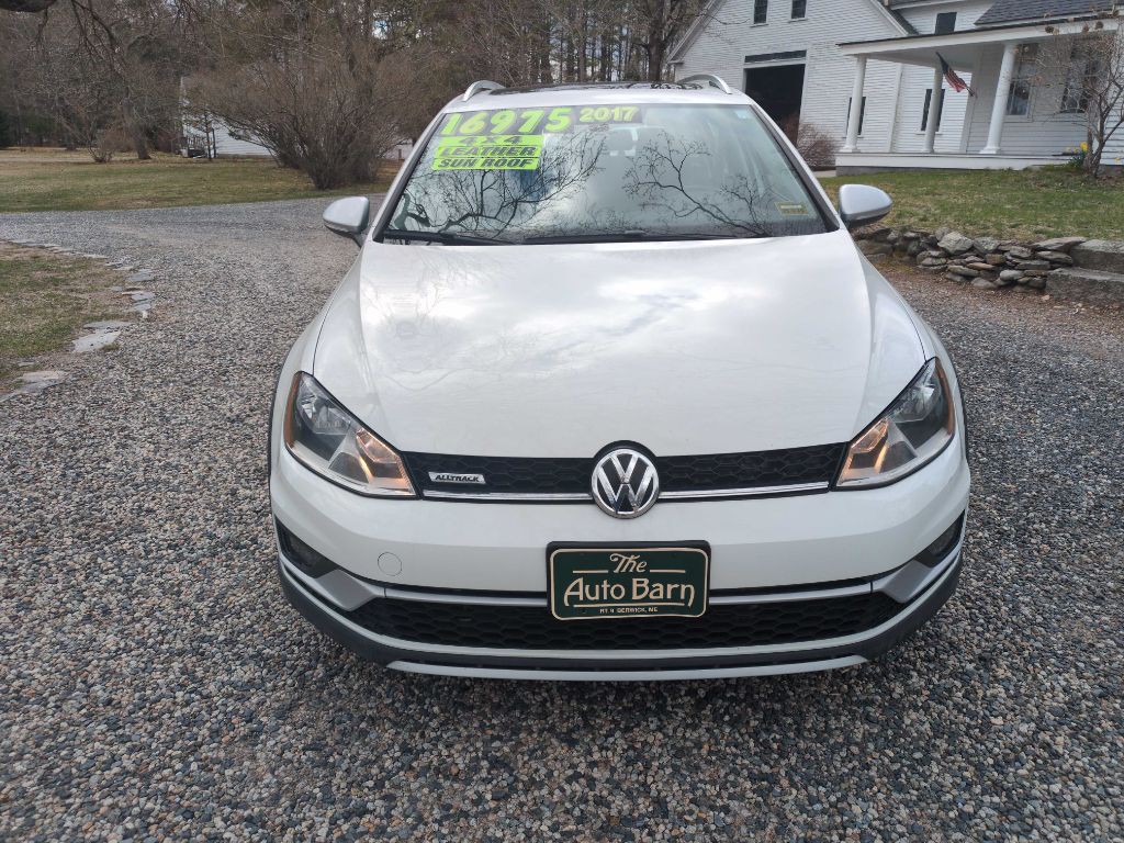 2017 Volkswagen Golf Image 2