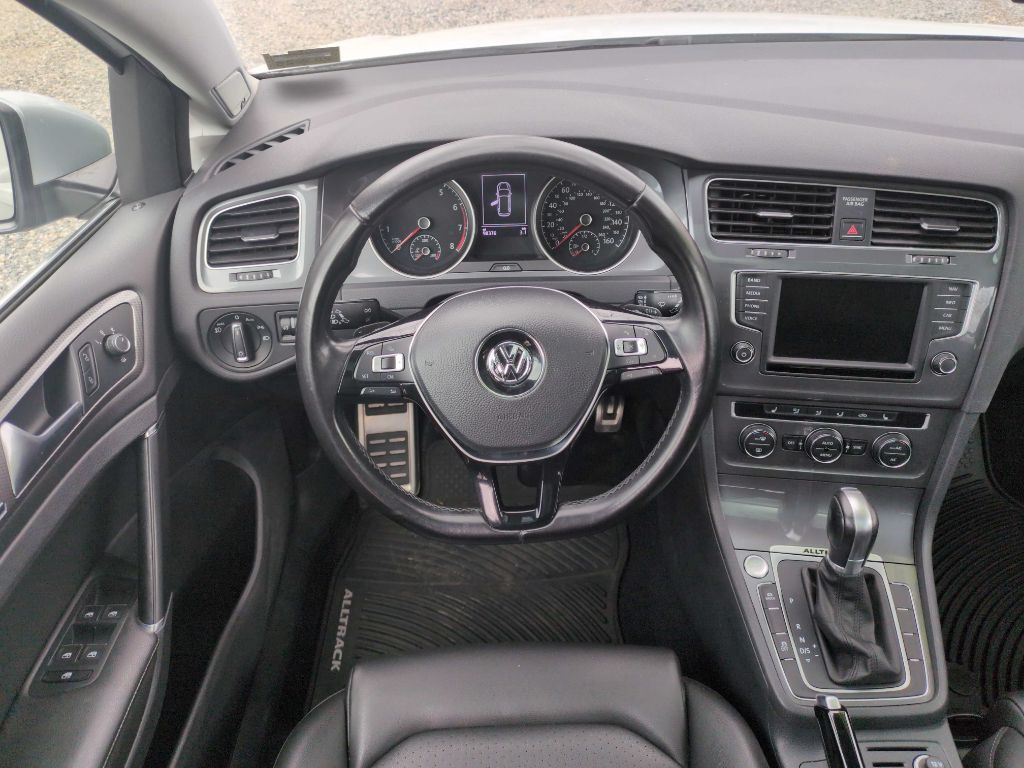 2017 Volkswagen Golf Image 9