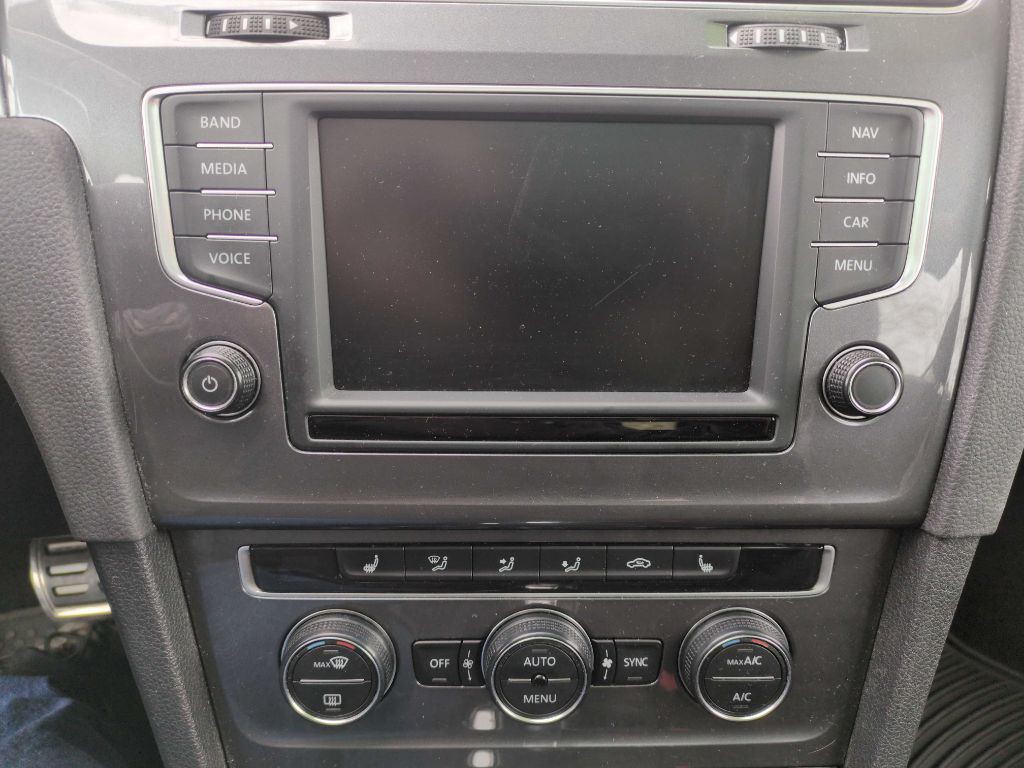 2017 Volkswagen Golf Image 14