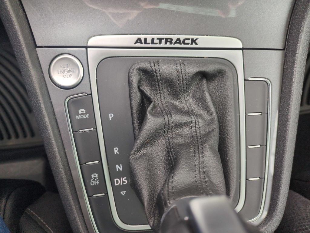 2017 Volkswagen Golf Image 22