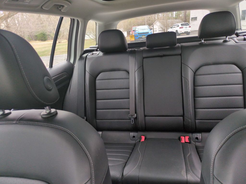 2017 Volkswagen Golf Image 28