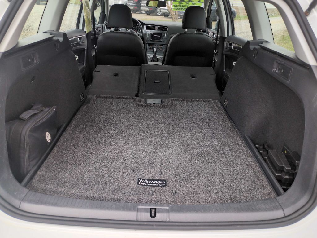2017 Volkswagen Golf Image 31