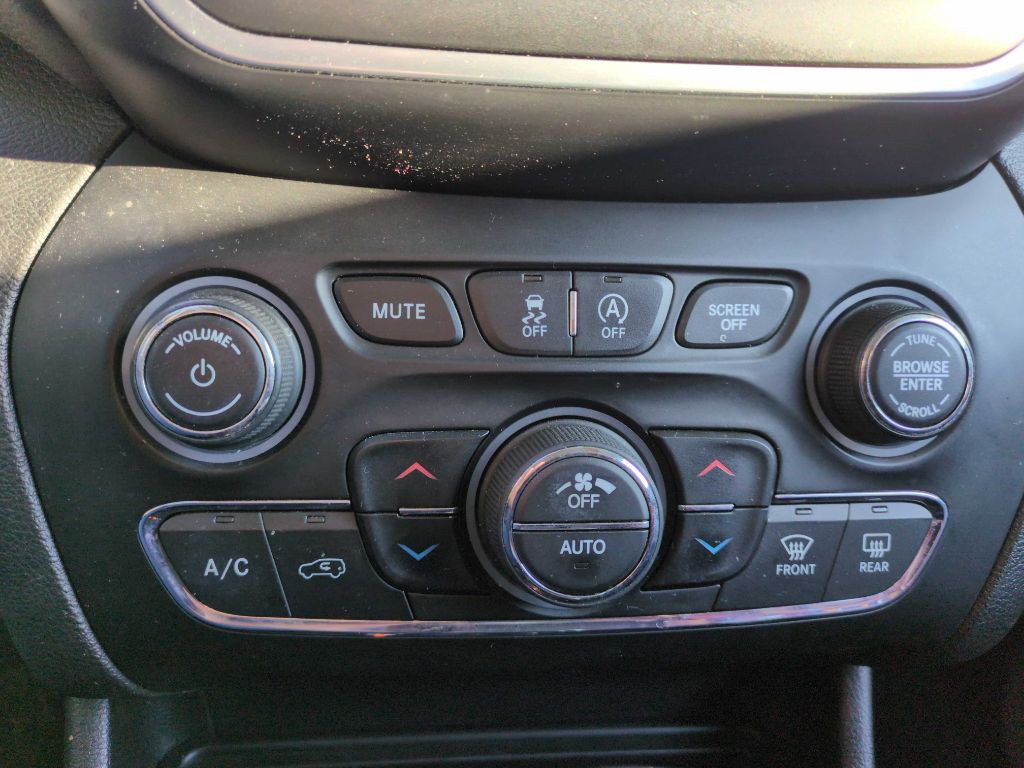 2019 Jeep Cherokee Image 16