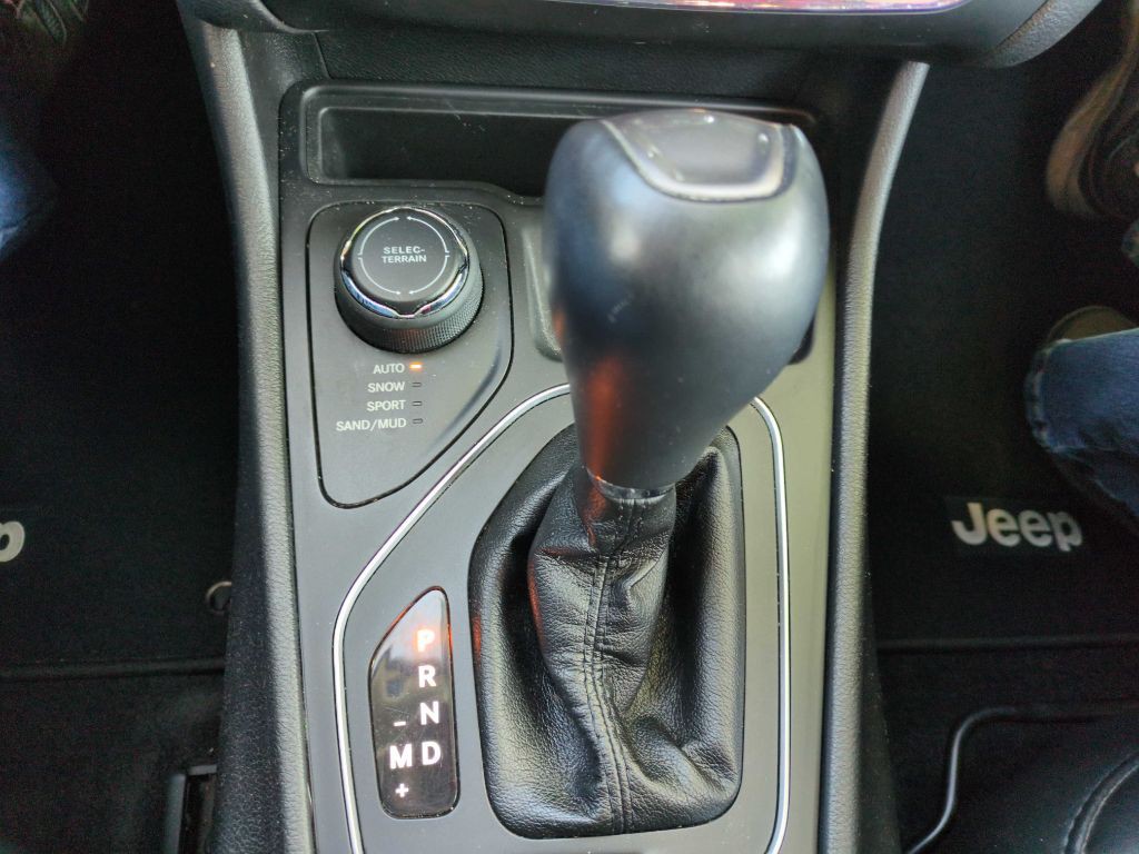 2019 Jeep Cherokee Image 24