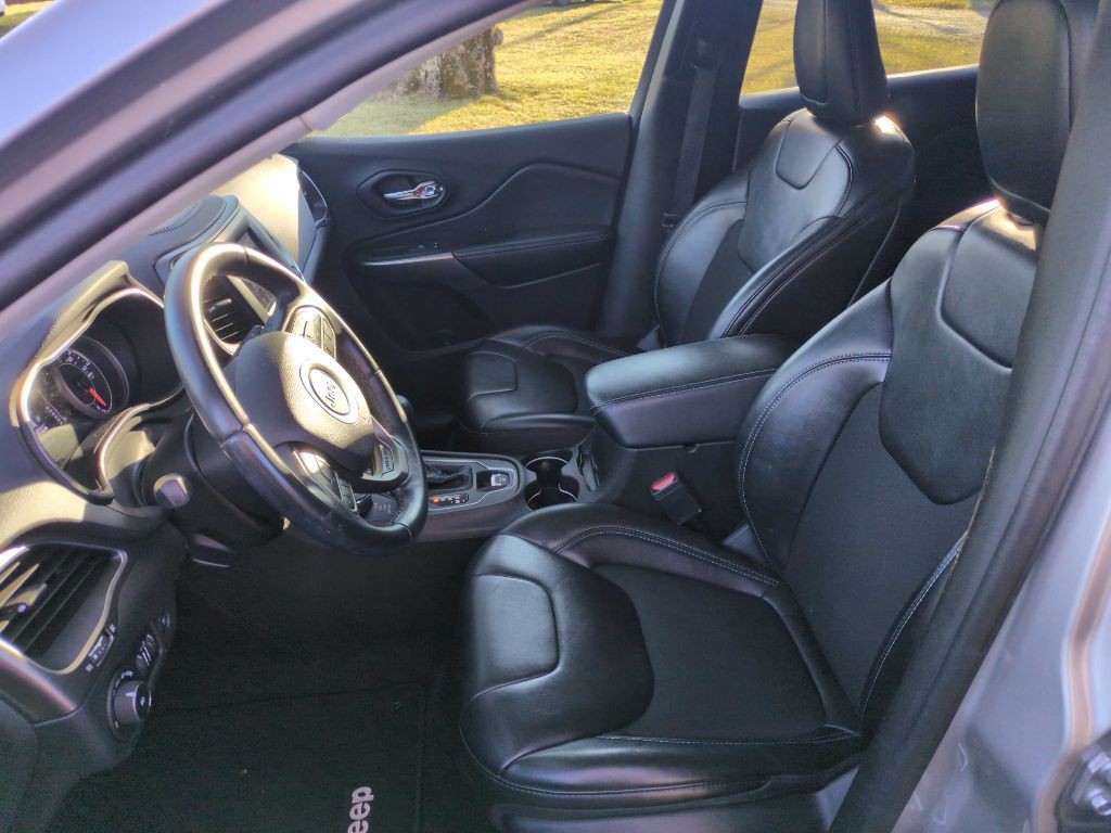 2019 Jeep Cherokee Image 28