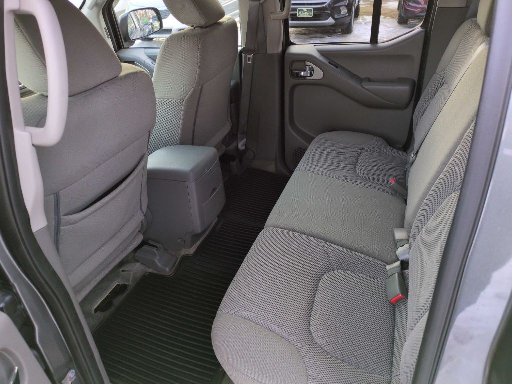 2018 Nissan Frontier Image 28