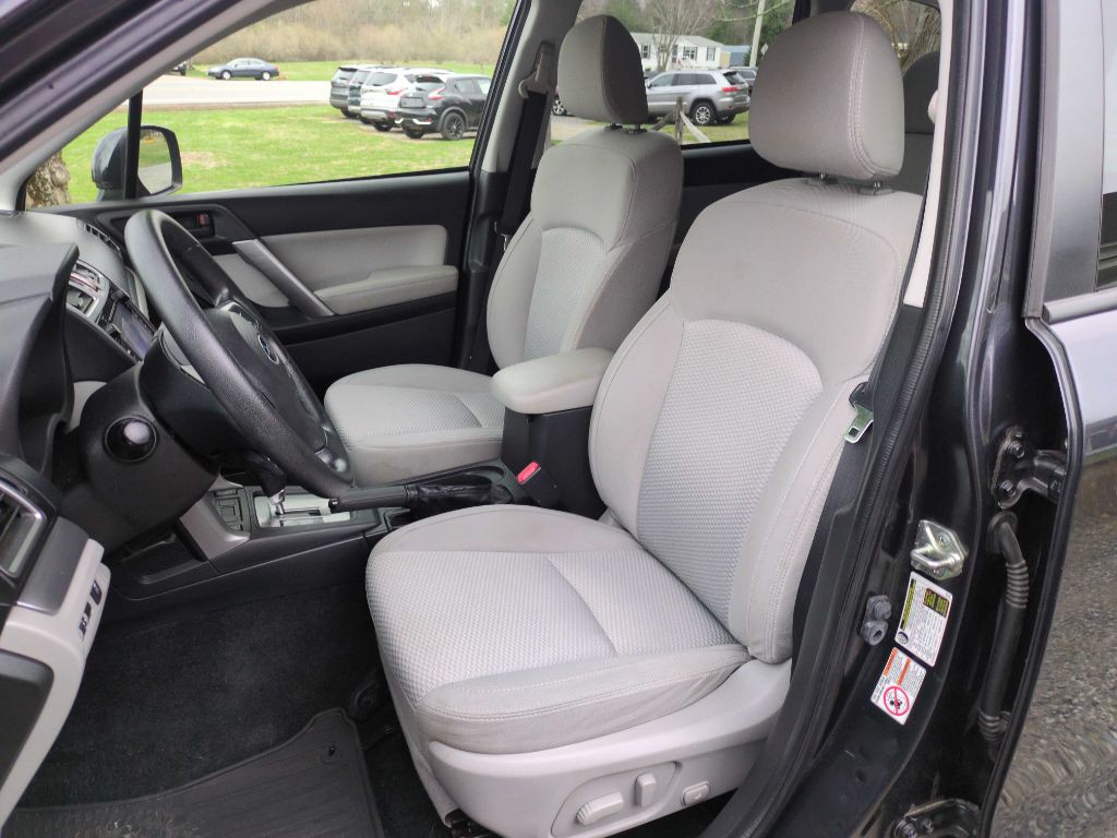 2016 Subaru Forester Image 26