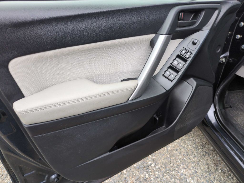 2016 Subaru Forester Image 28