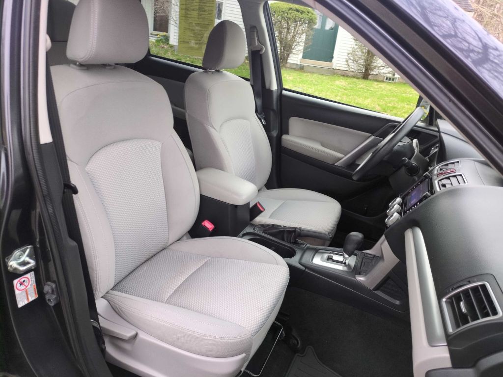 2016 Subaru Forester Image 29