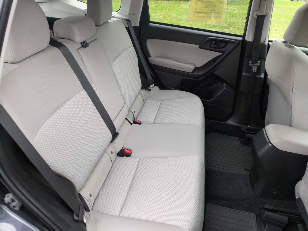 2016 Subaru Forester Image 32
