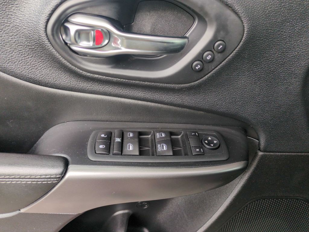 2020 Jeep Cherokee Image 20