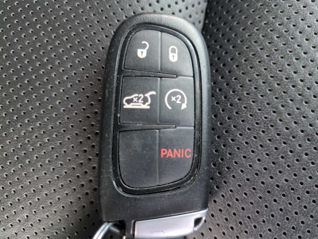 2019 Jeep Cherokee Image 35