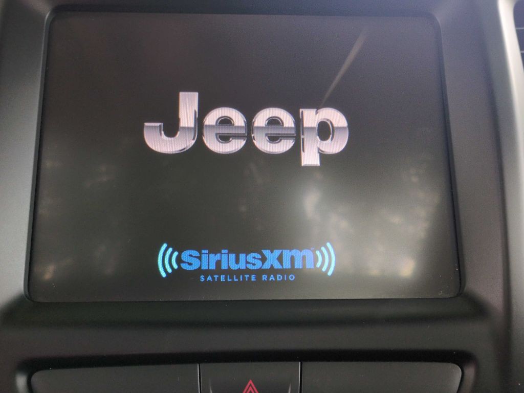 2018 Jeep Compass Image 1