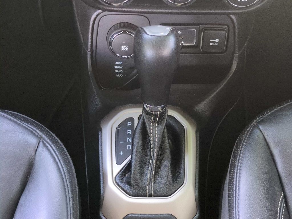 2017 Jeep Renegade Image 21