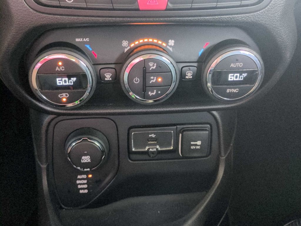 2017 Jeep Renegade Image 28