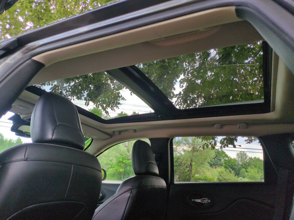 2015 Jeep Cherokee Image 6