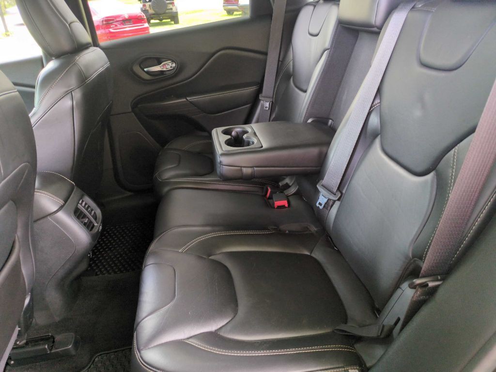 2015 Jeep Cherokee Image 10
