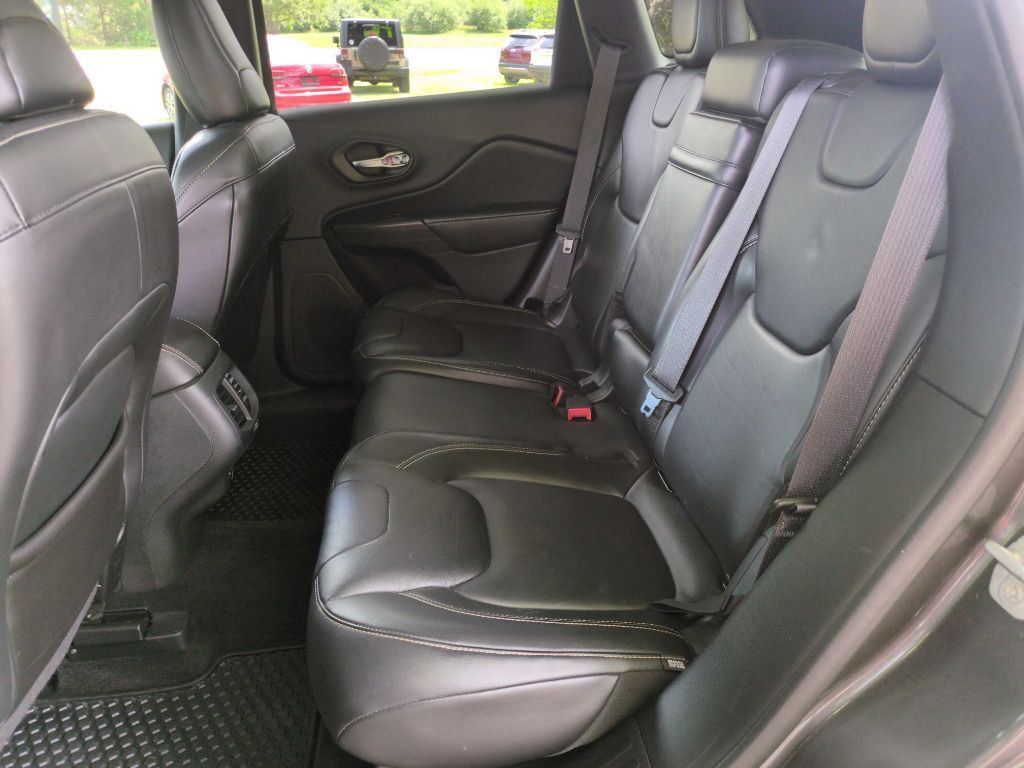 2015 Jeep Cherokee Image 11