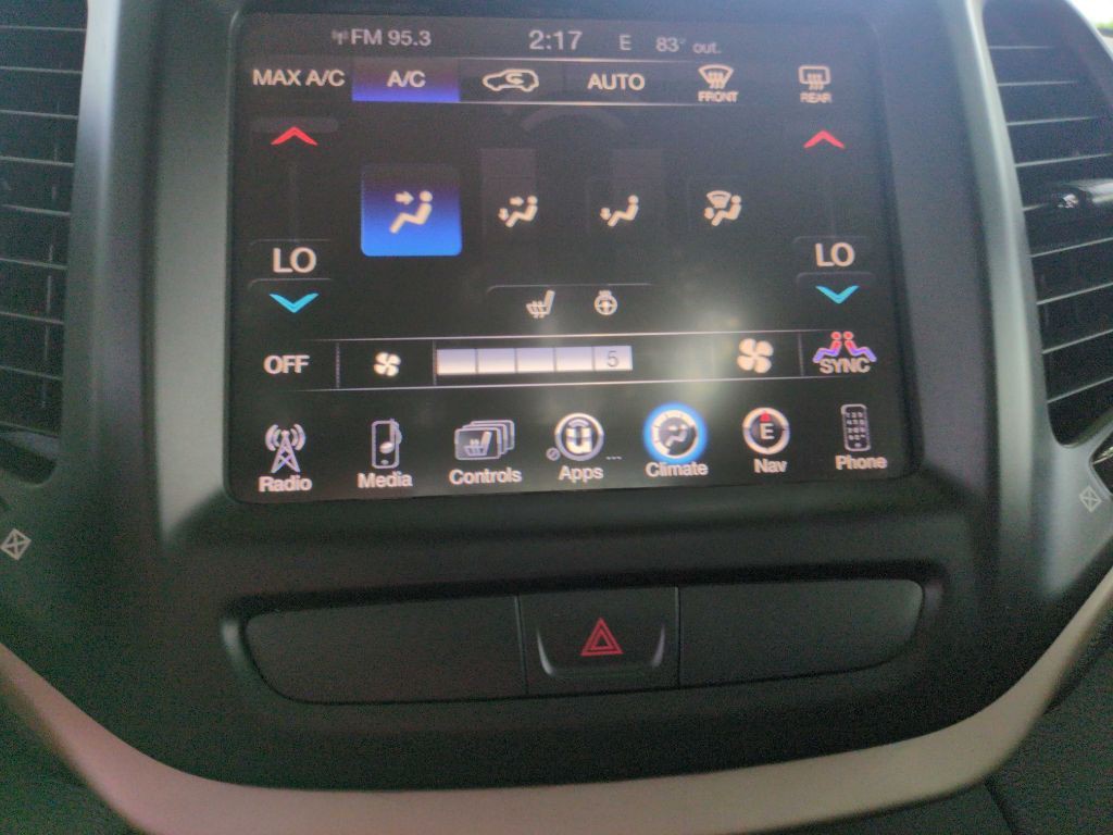 2015 Jeep Cherokee Image 23
