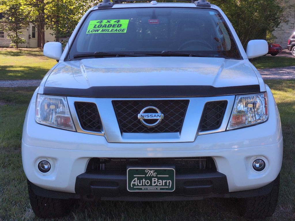 2015 Nissan Frontier Image 2