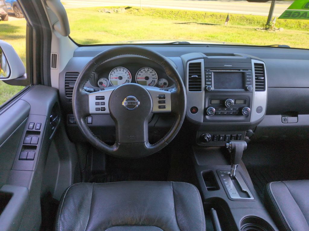 2015 Nissan Frontier Image 10