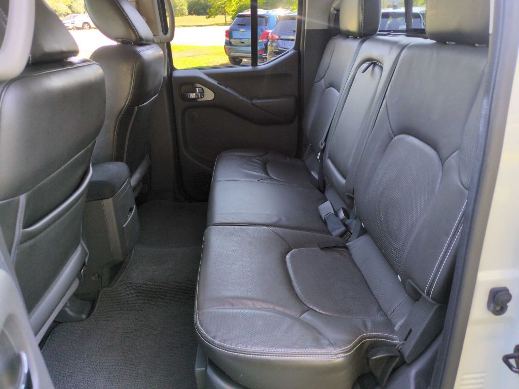 2015 Nissan Frontier Image 12