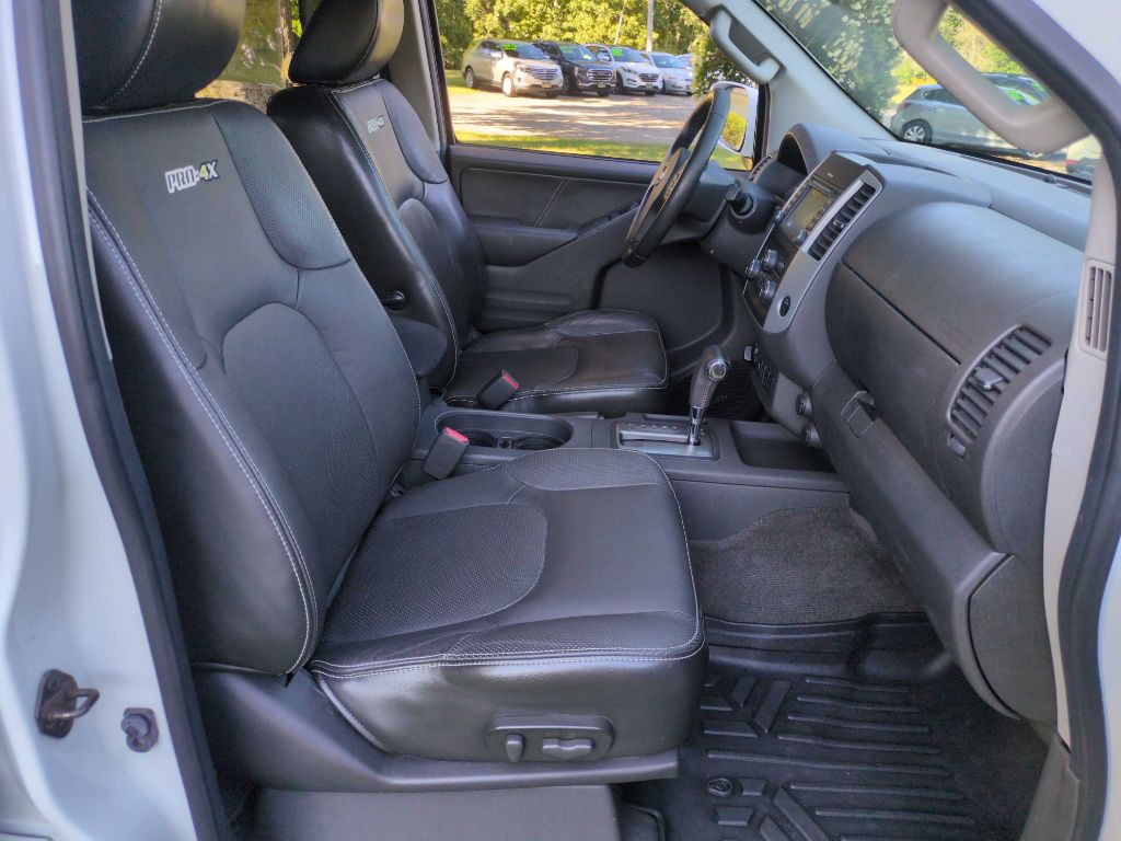 2015 Nissan Frontier Image 15