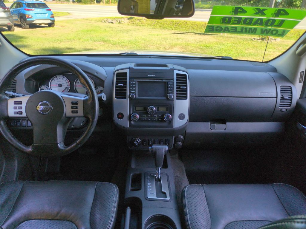 2015 Nissan Frontier Image 17