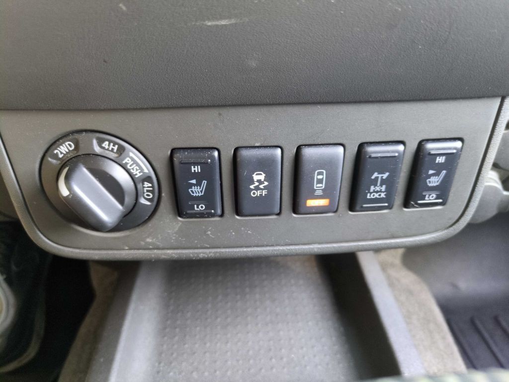 2015 Nissan Frontier Image 28
