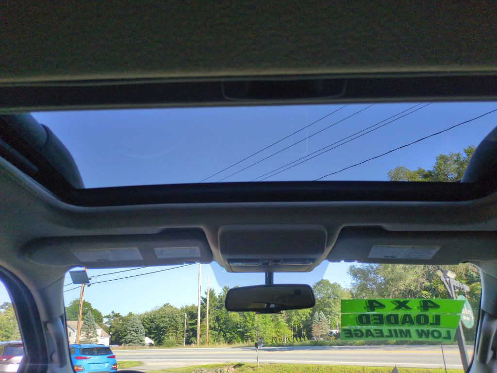 2015 Nissan Frontier Image 33