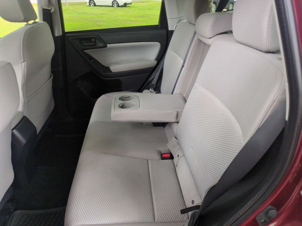 2017 Subaru Forester Image 9