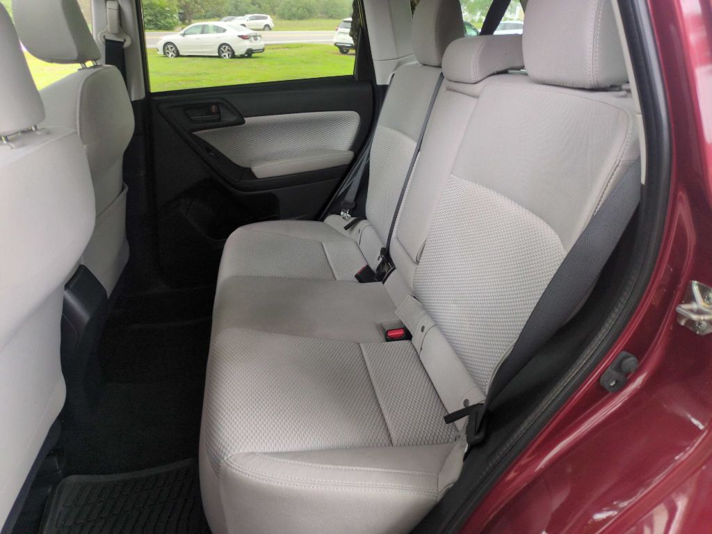 2017 Subaru Forester Image 10