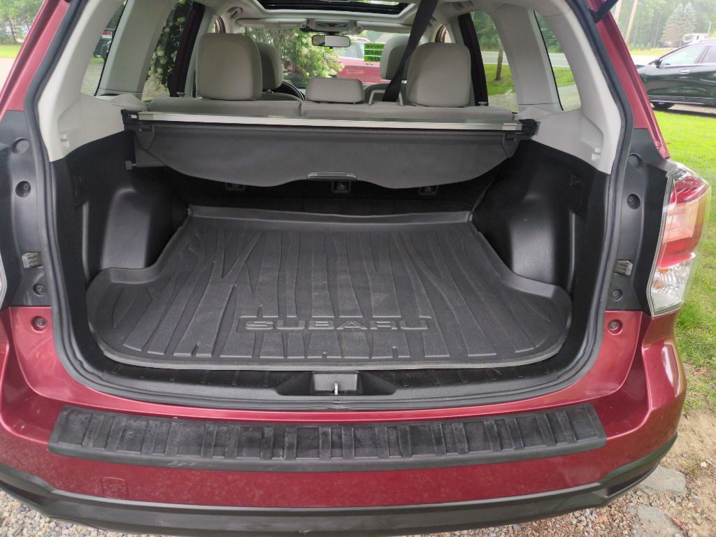 2017 Subaru Forester Image 11