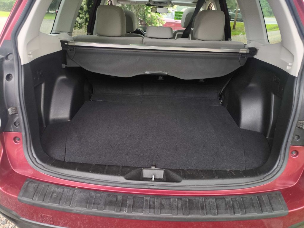 2017 Subaru Forester Image 12