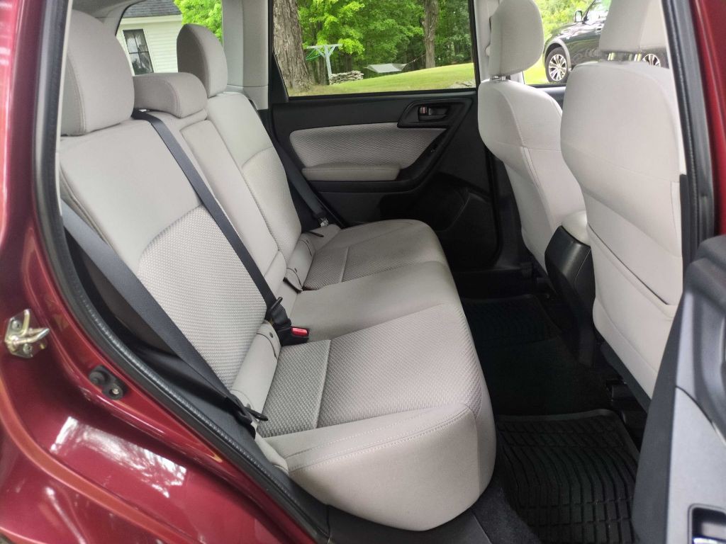 2017 Subaru Forester Image 13