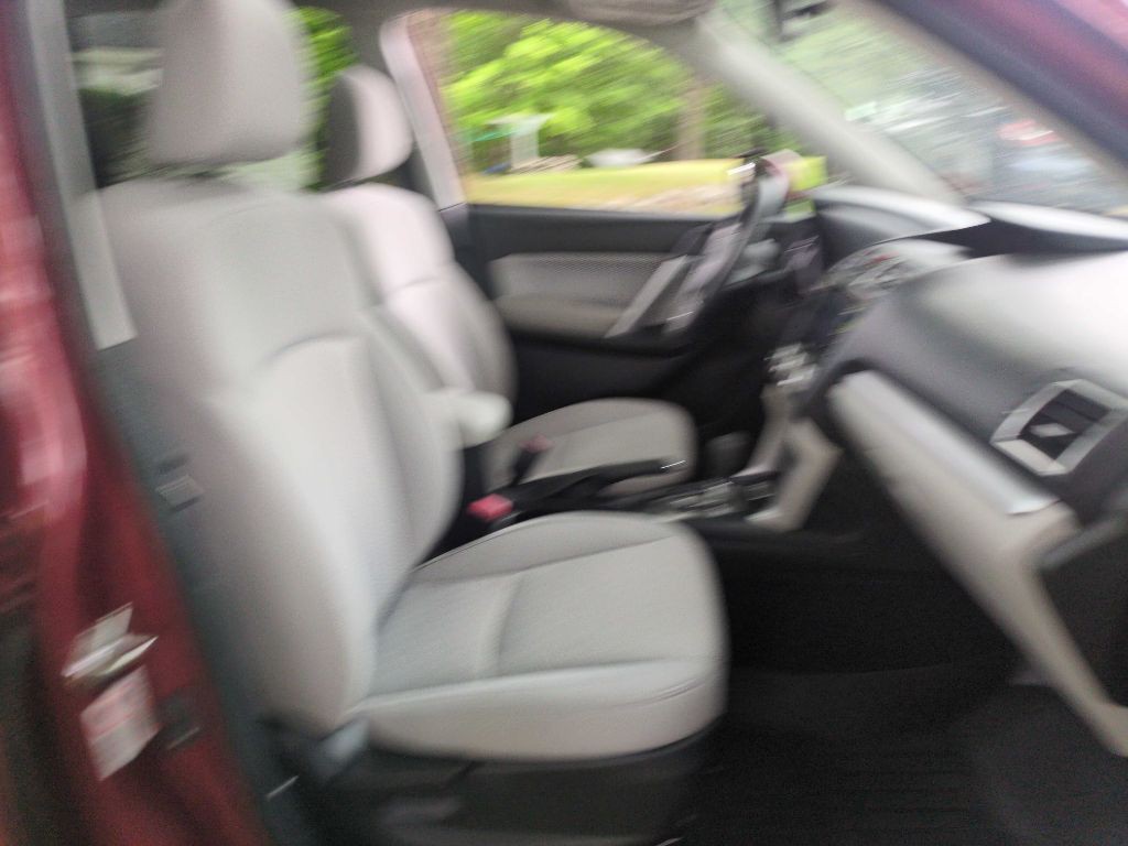 2017 Subaru Forester Image 14