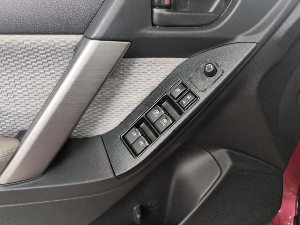 2017 Subaru Forester Image 15