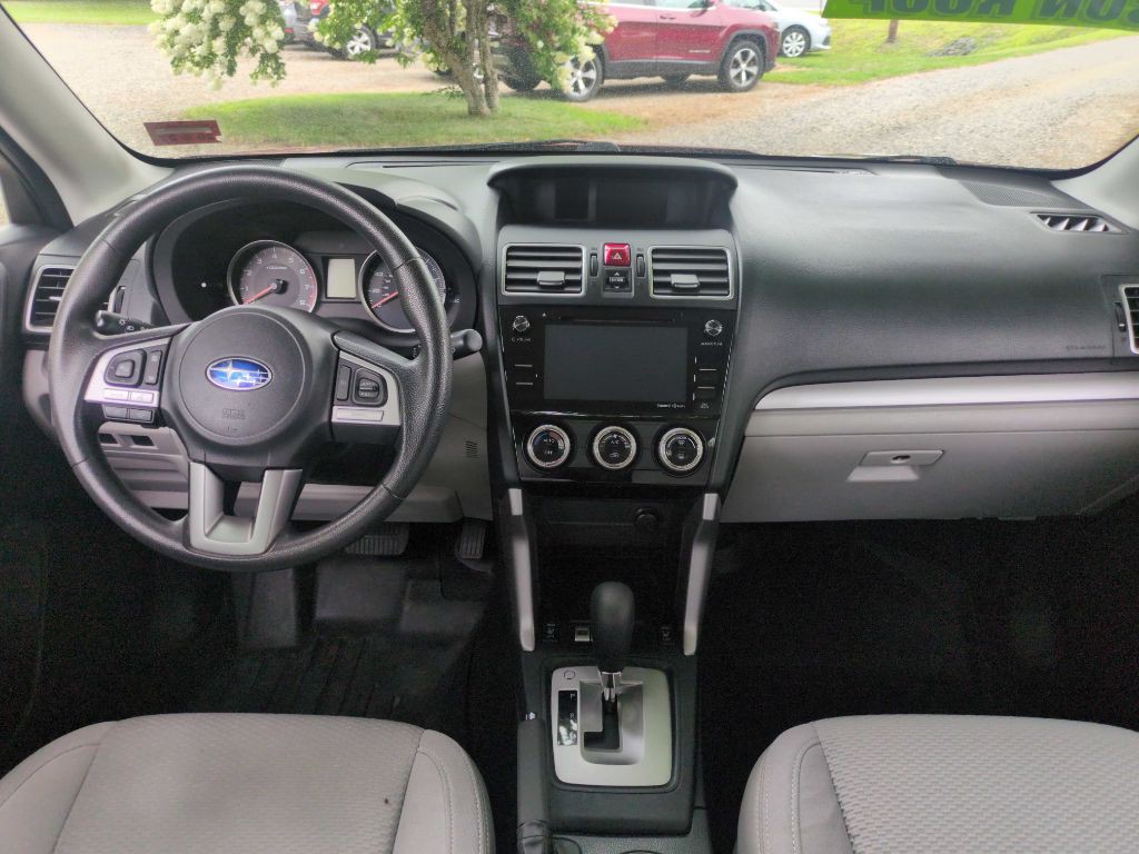 2017 Subaru Forester Image 21