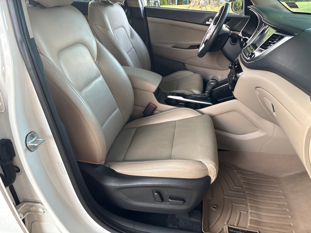 2016 Hyundai Tucson Image 17