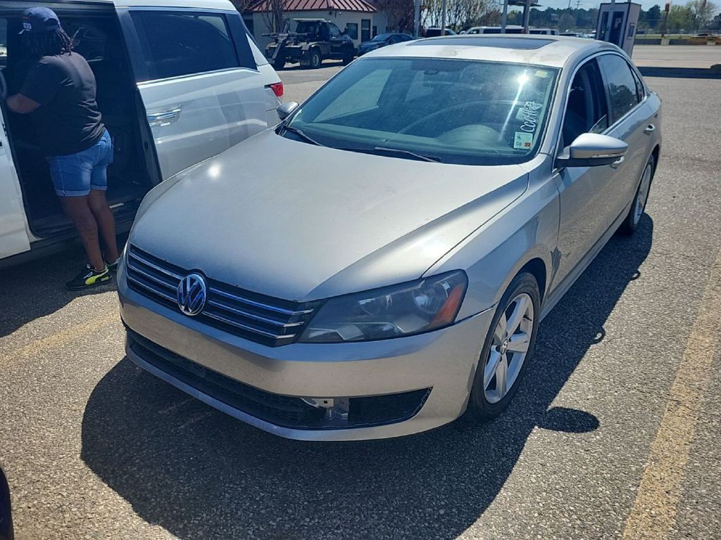 2012 Volkswagen Passat Image 1