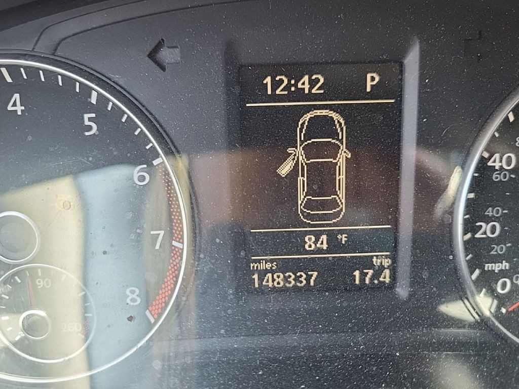 2012 Volkswagen Passat Image 2