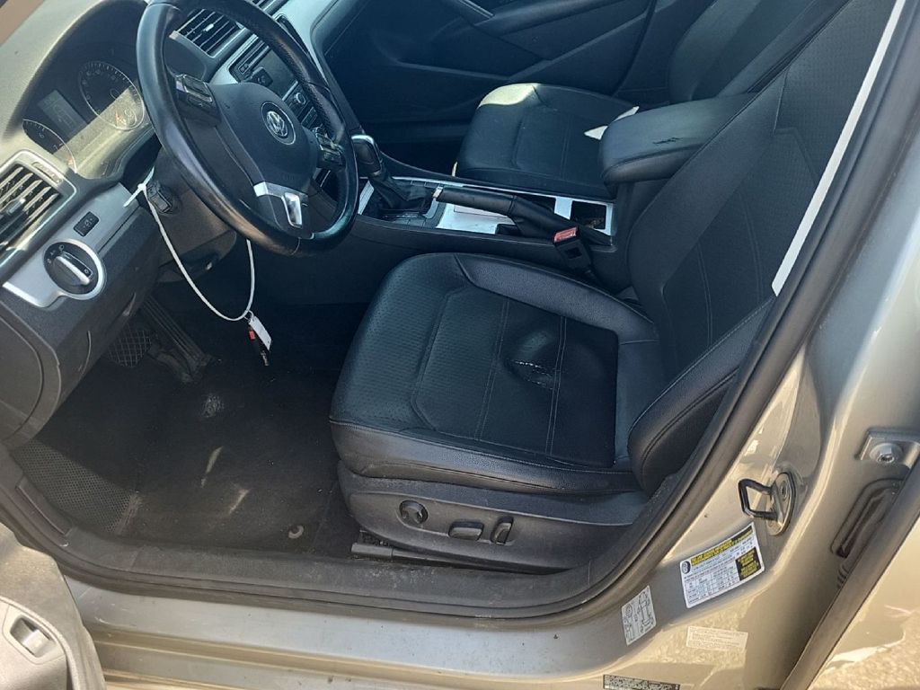 2012 Volkswagen Passat Image 4