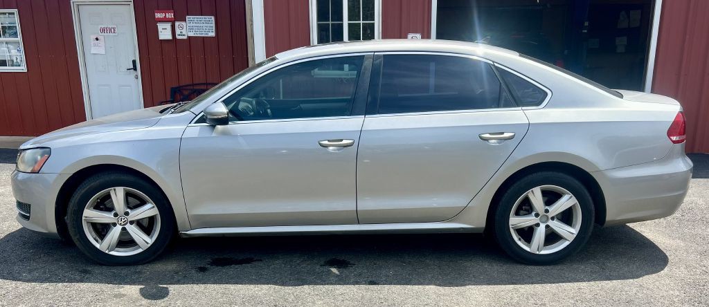 2012 Volkswagen Passat Image 3