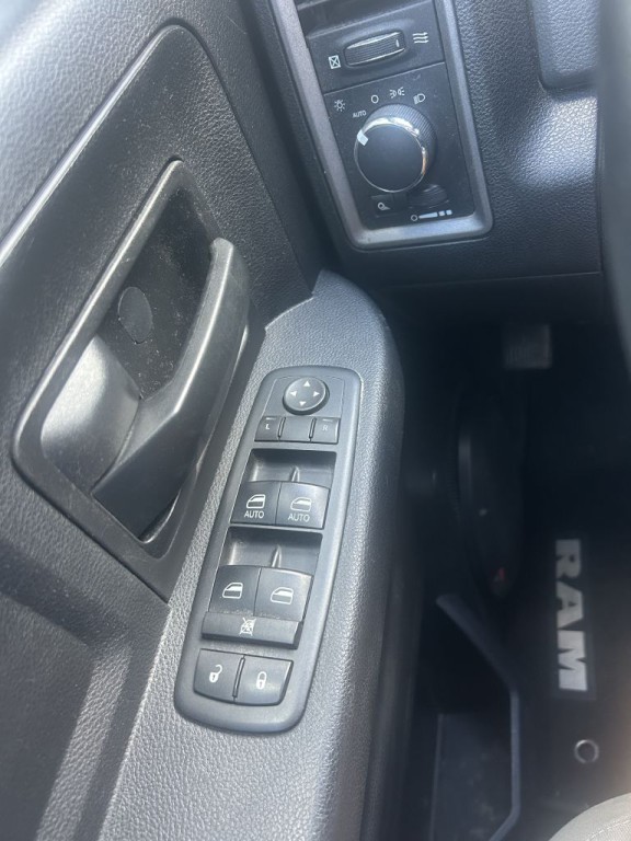 2014 RAM 2500 Image 5