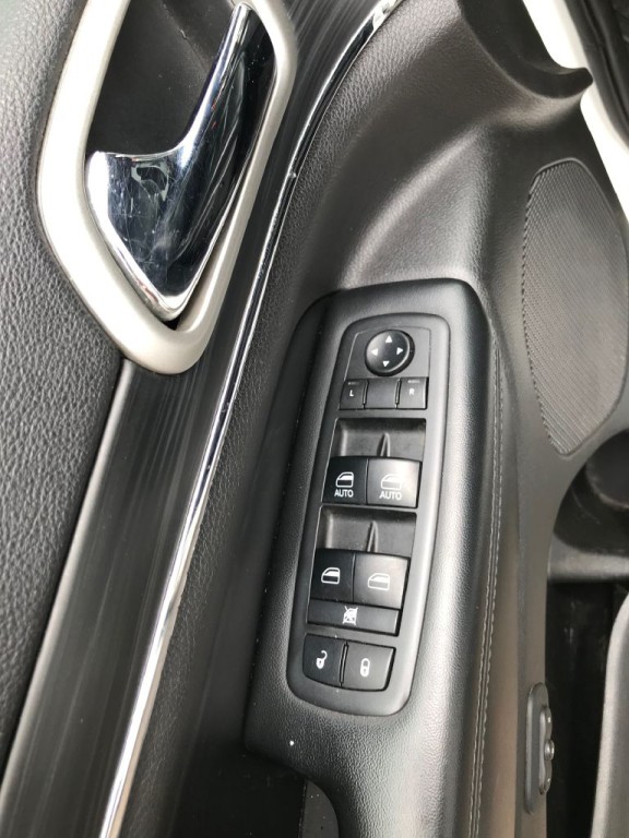 2019 Jeep Grand Cherokee Image 4